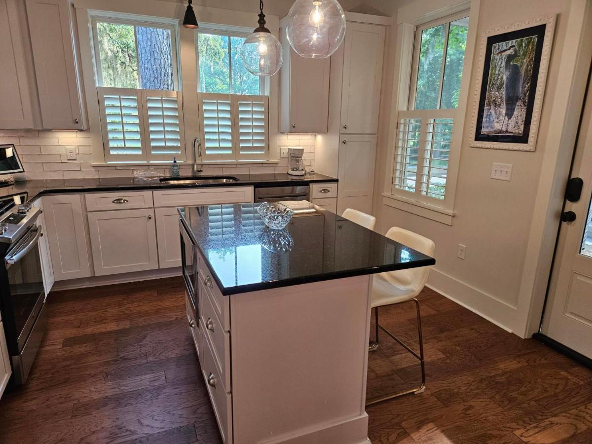 Low Country Cottage In Beautiful Habersham Beaufort Exteriör bild